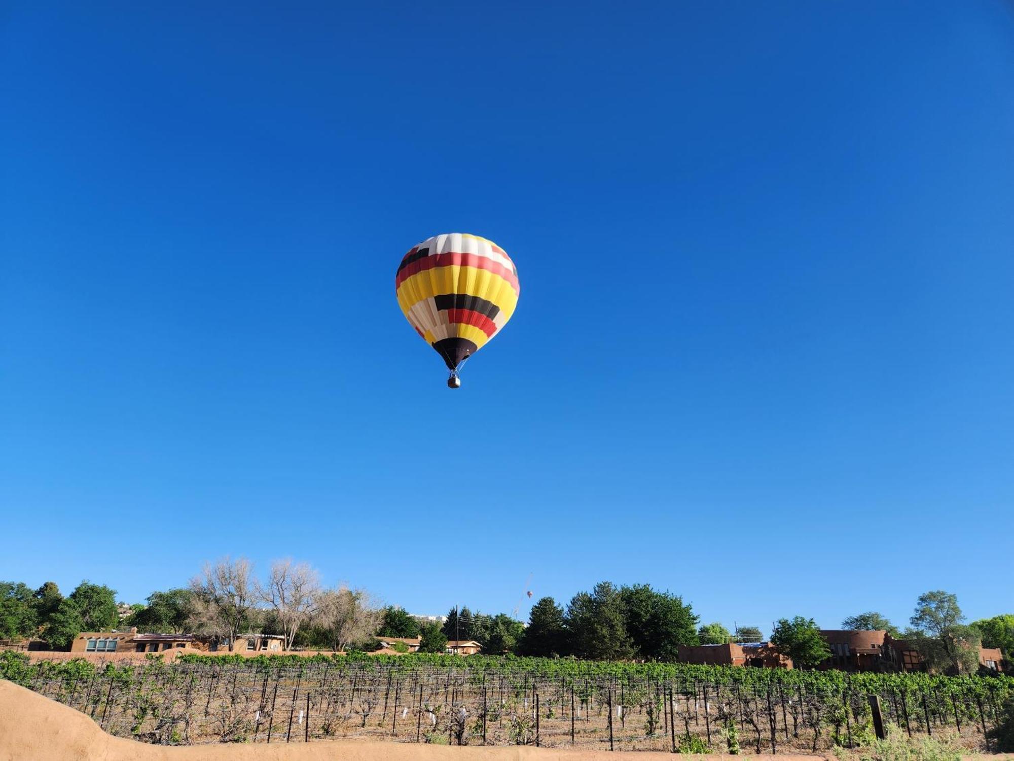Red Mountain Manor Vineyard And Guesthouse Rio Rancho Exterior photo