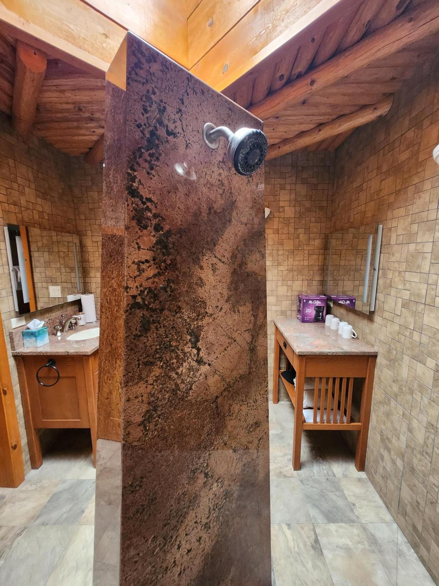 Red Mountain Manor Vineyard And Guesthouse Rio Rancho Room photo